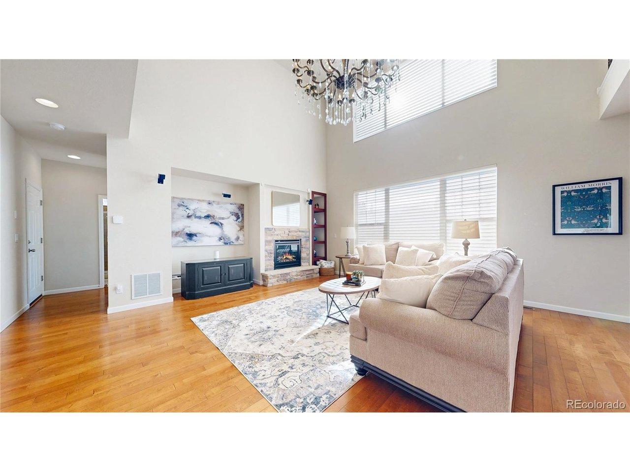 Image 4: Family room