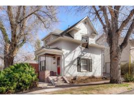 1011 E Exposition