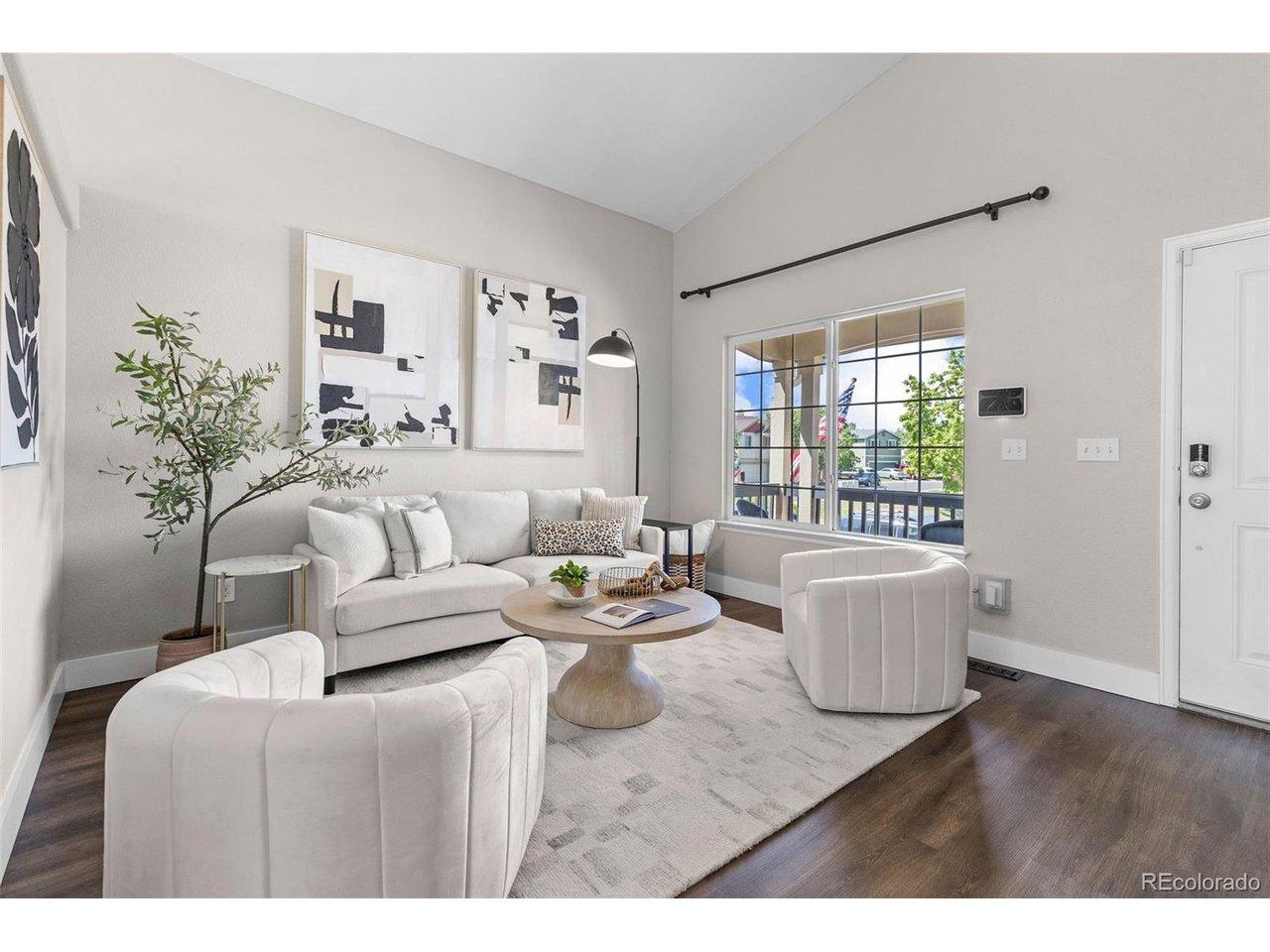 Image 1: Family room. Image 1: Family room.