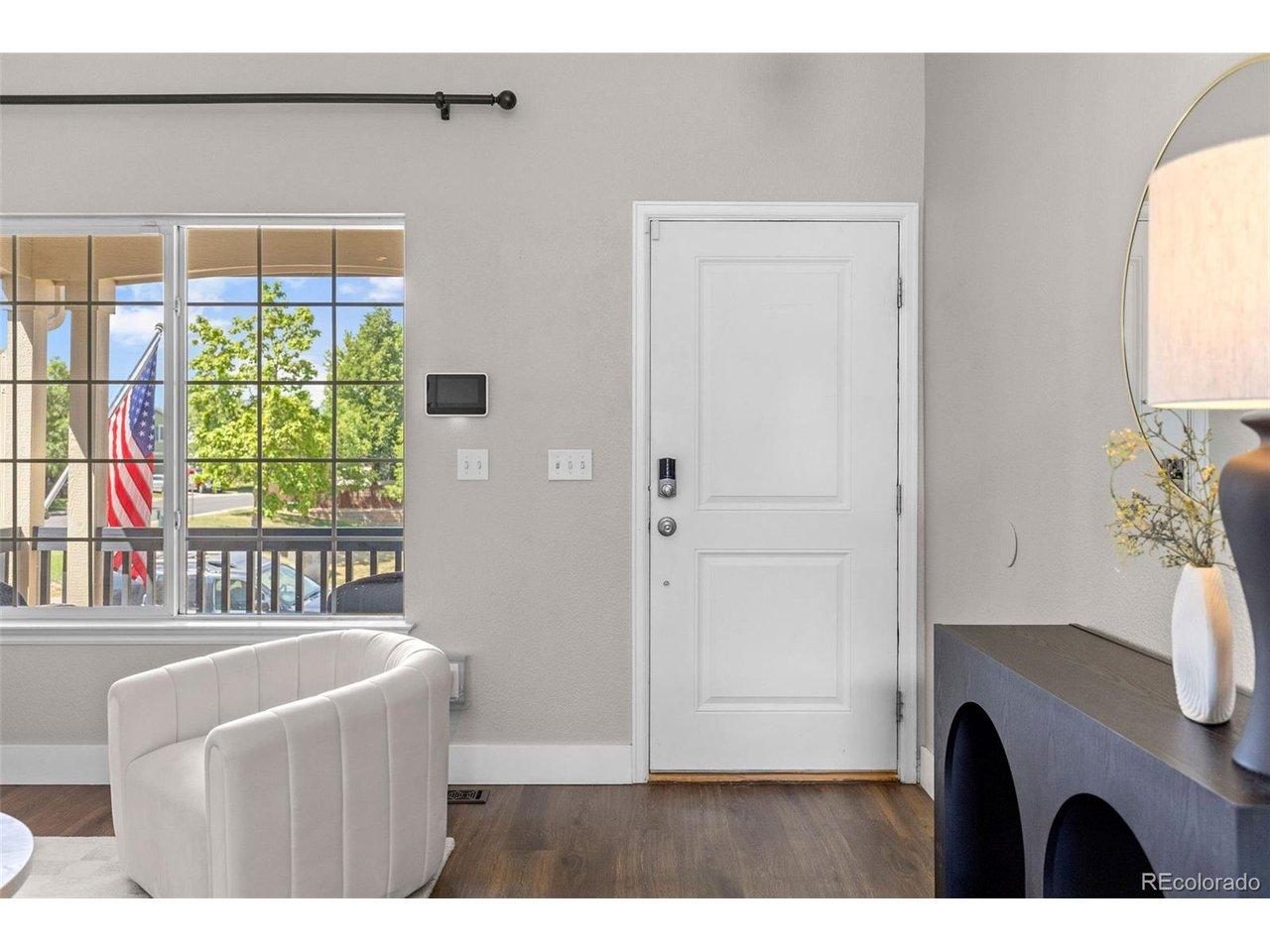 Image 4: Main entrance into the family room. Image 4: Main entrance into the family room.