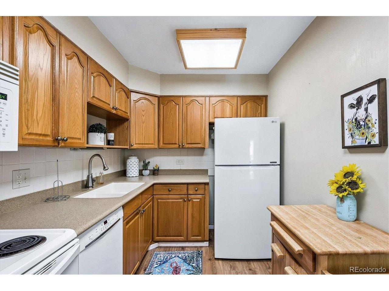 Image 2: Kitchen Image 2: Kitchen