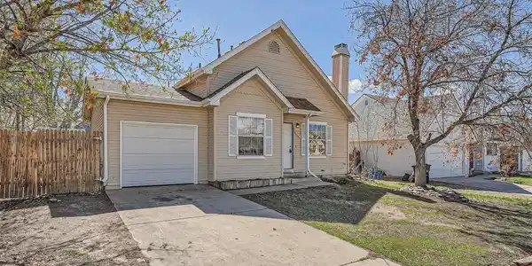 17632 E Temple
