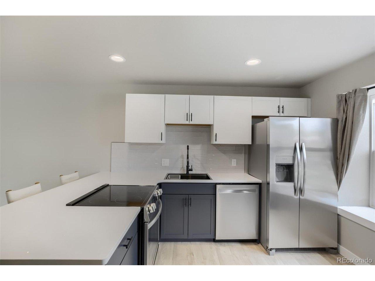 Image 3: Quartz counter tops Image 3: Quartz counter tops
