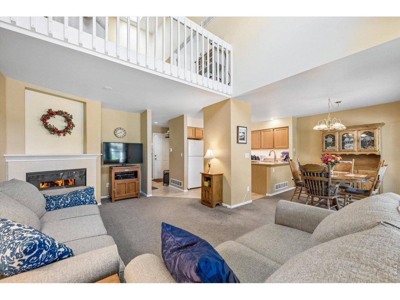 Image 4: WHAT A DYNOMITE MAIN LEVEL LAYOUT!