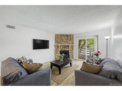 8555 Fairmount Dr