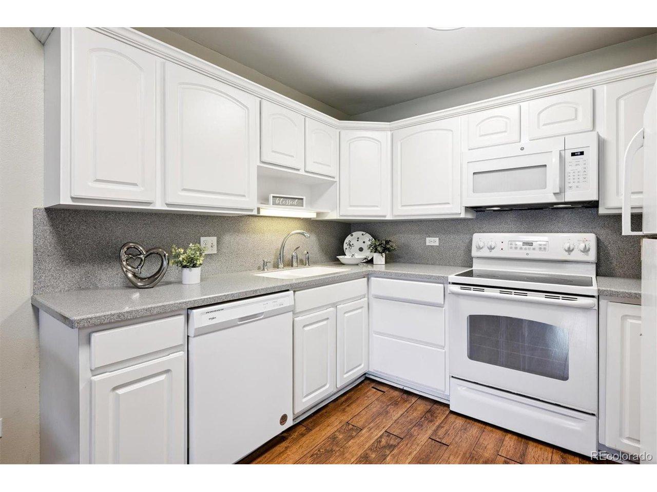 Image 1: 605 S. Alton Way #12b- Same floor as laundry Image 1: 605 S. Alton Way #12b- Same floor as laundry
