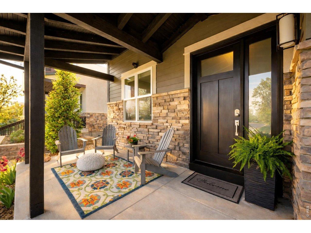 Image 2: Inviting Front Porch