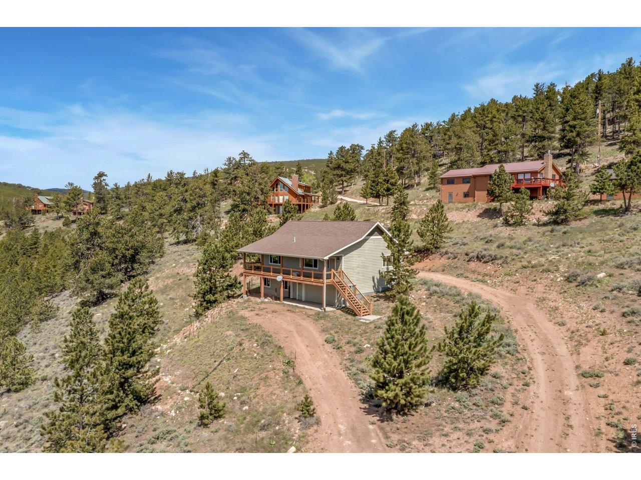 Image 4: Private drive to your lakefront sanctuary Image 4: Private drive to your lakefront sanctuary
