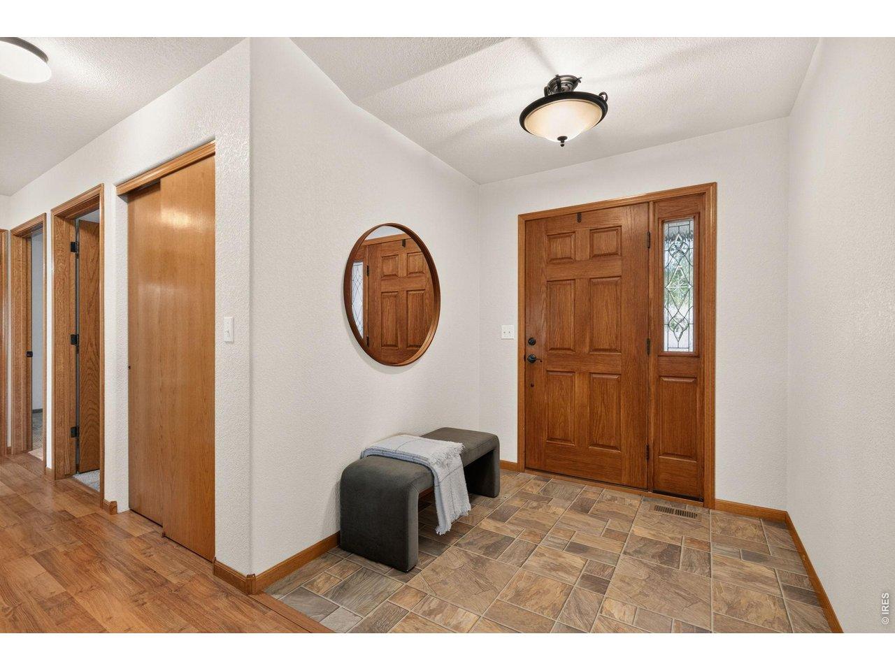 Image 4: Foyer