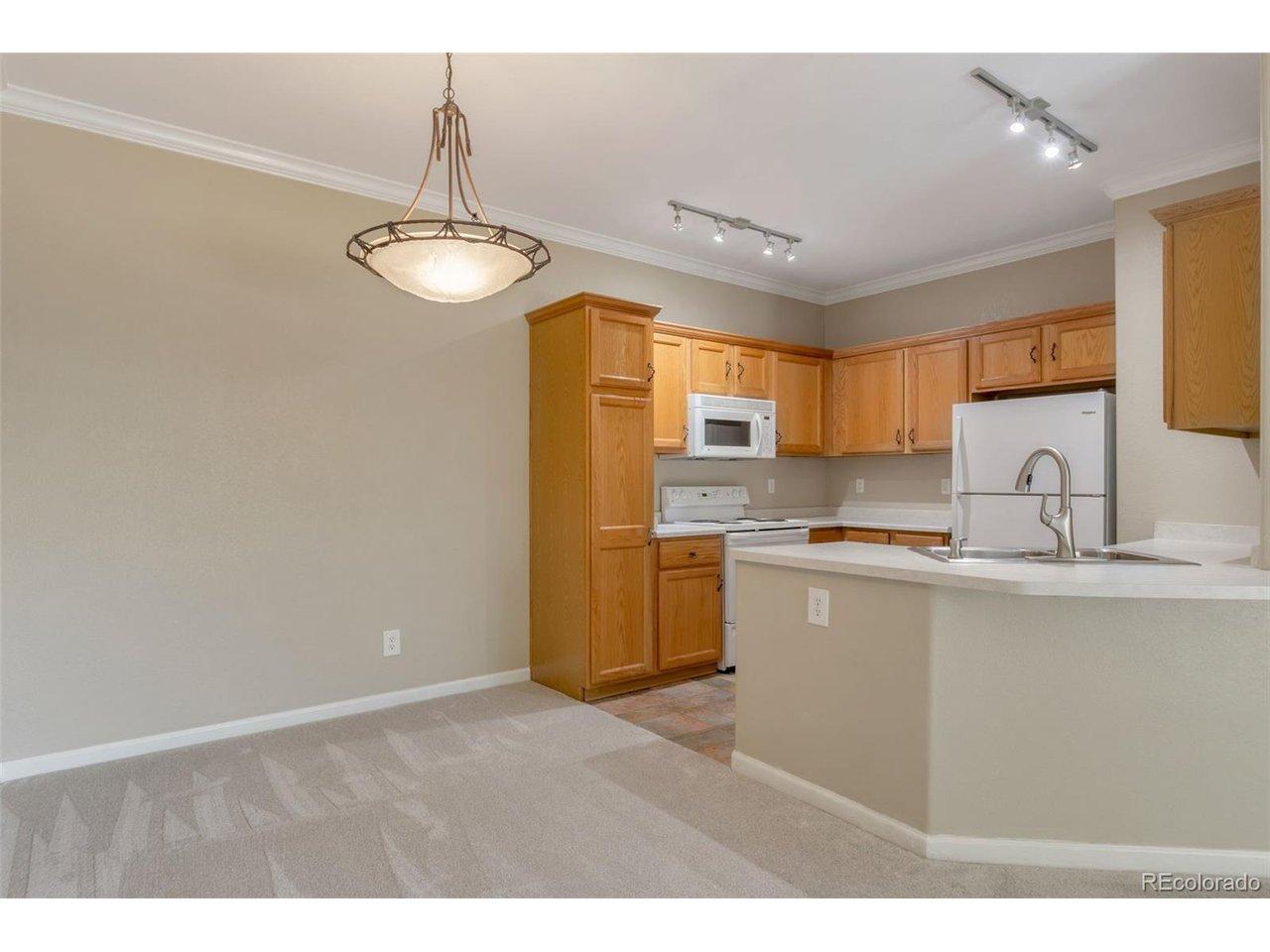 Image 4: Cozy dining area off of the kitchen Image 4: Cozy dining area off of the kitchen