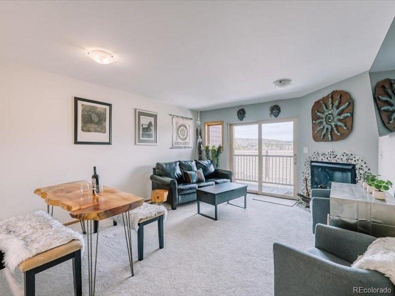 Image 4: Living room Image 4: Living room