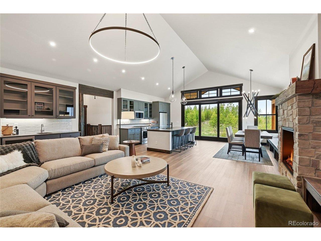 Image 3: Open floorpan with panoramic valley views! Image 3: Open floorpan with panoramic valley views!