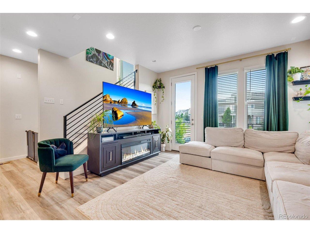 Image 4: living room Image 4: living room