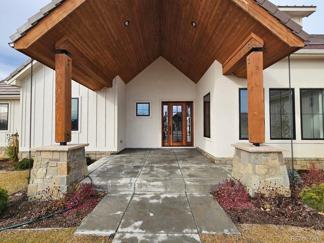 Image 2: Eqsuisite upscale rustic  inspired home