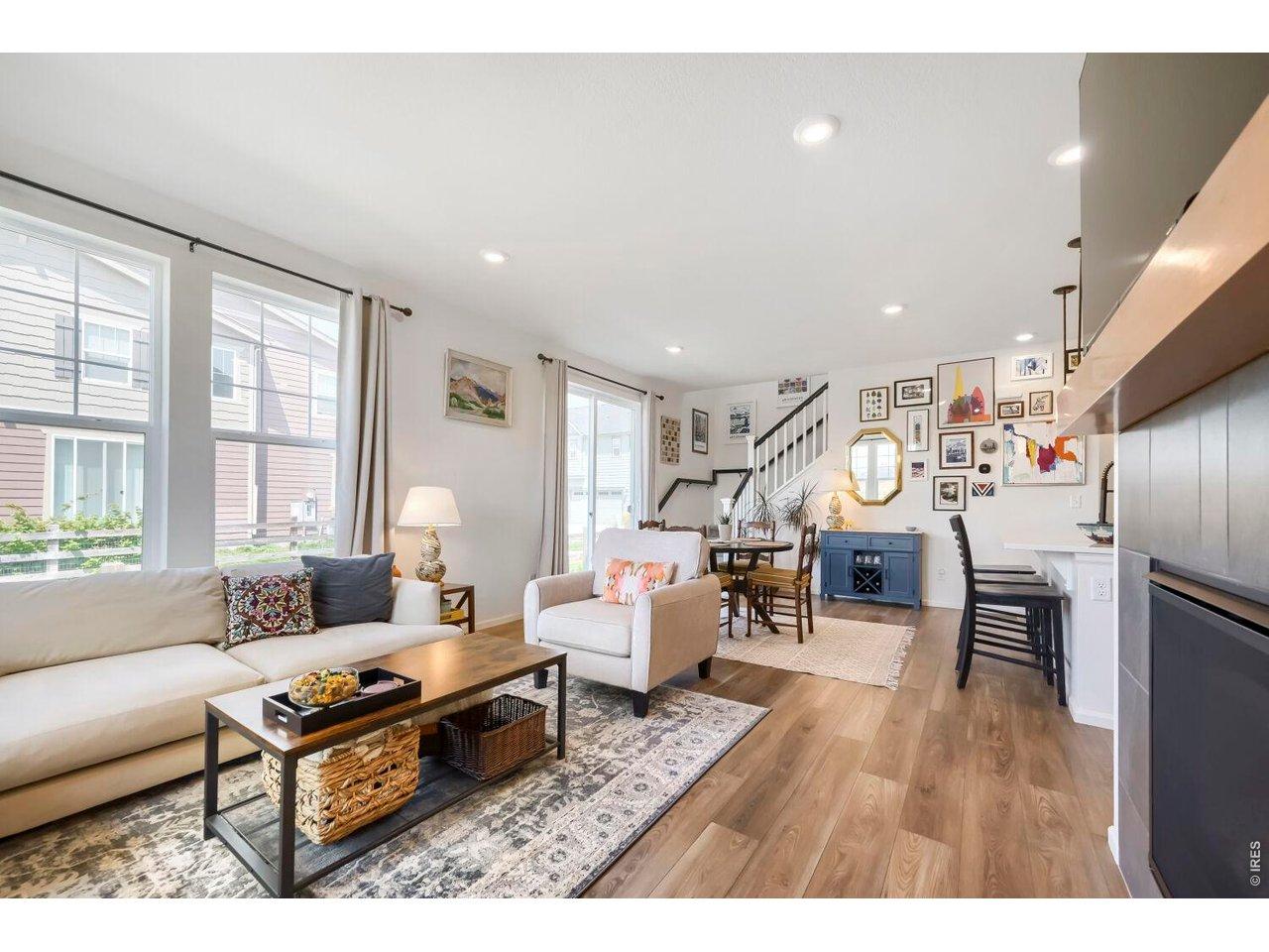 Image 4: Living Room Image 4: Living Room