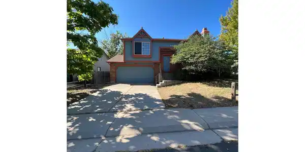 17214 E Stanford