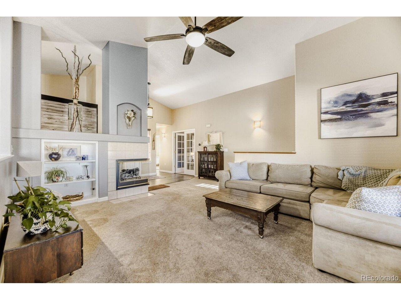 Image 4: Main Floor Family Room Image 4: Main Floor Family Room