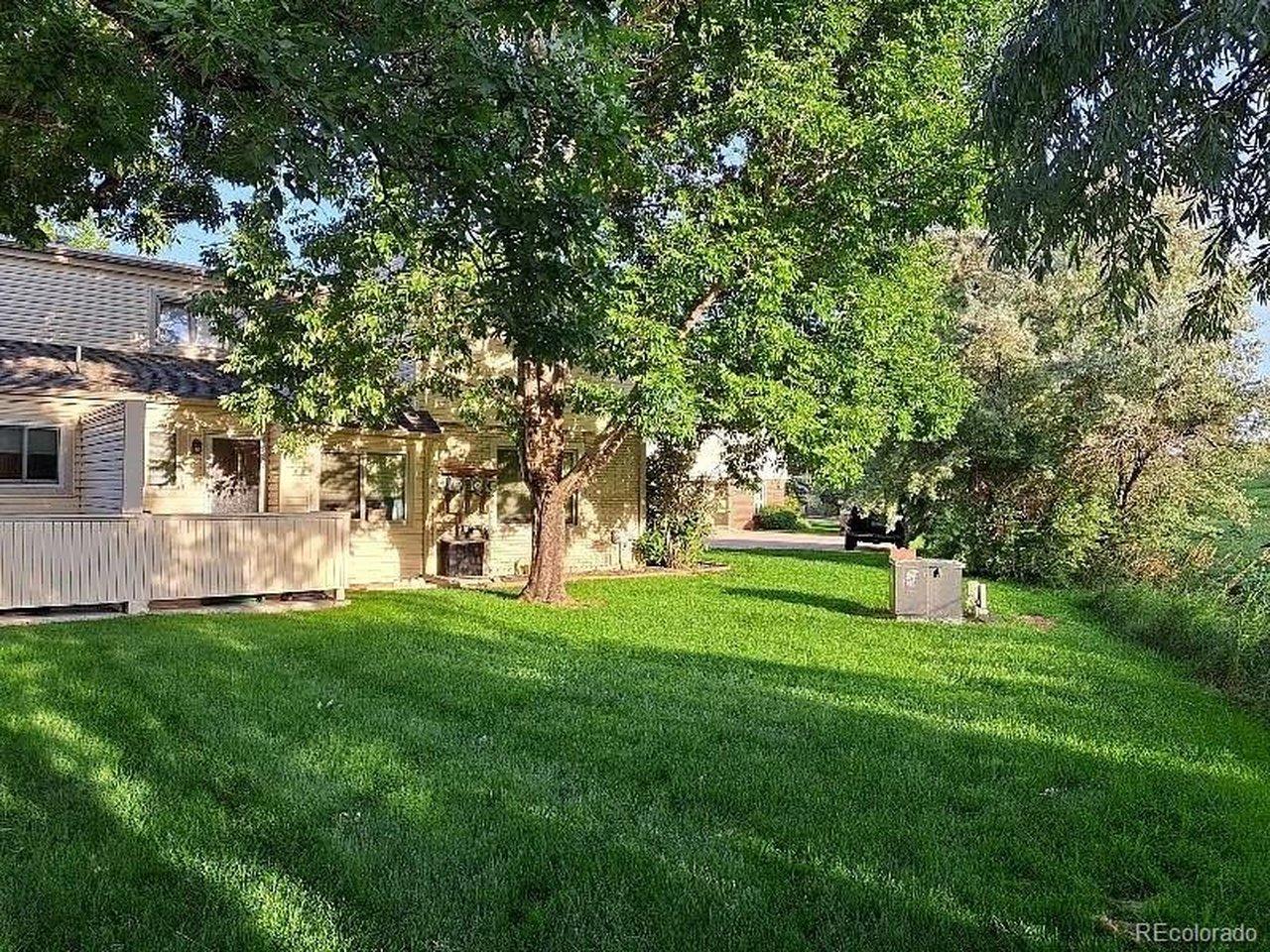Image 4: Park-like back patio, close to parks