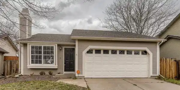 4521 S Quintero