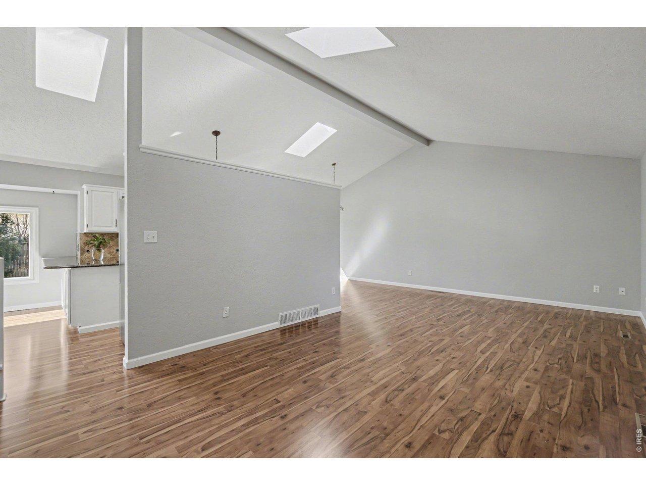 Image 2: Living Room Image 2: Living Room