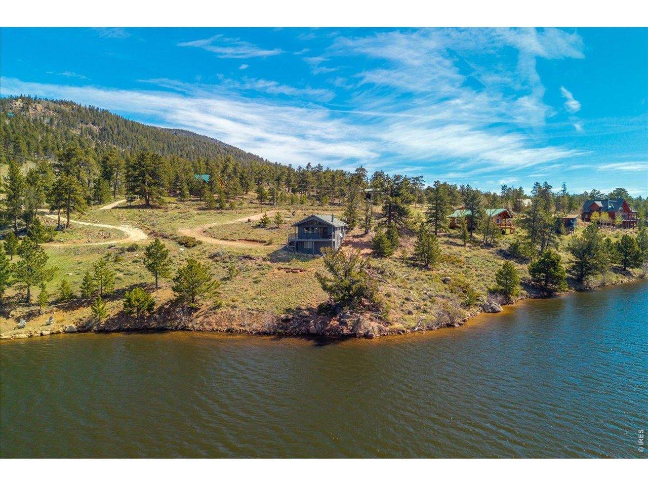 Image 3: Right on the lake Image 3: Right on the lake