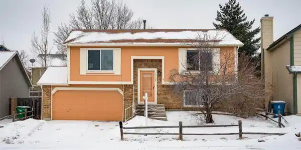 17124 E Tufts