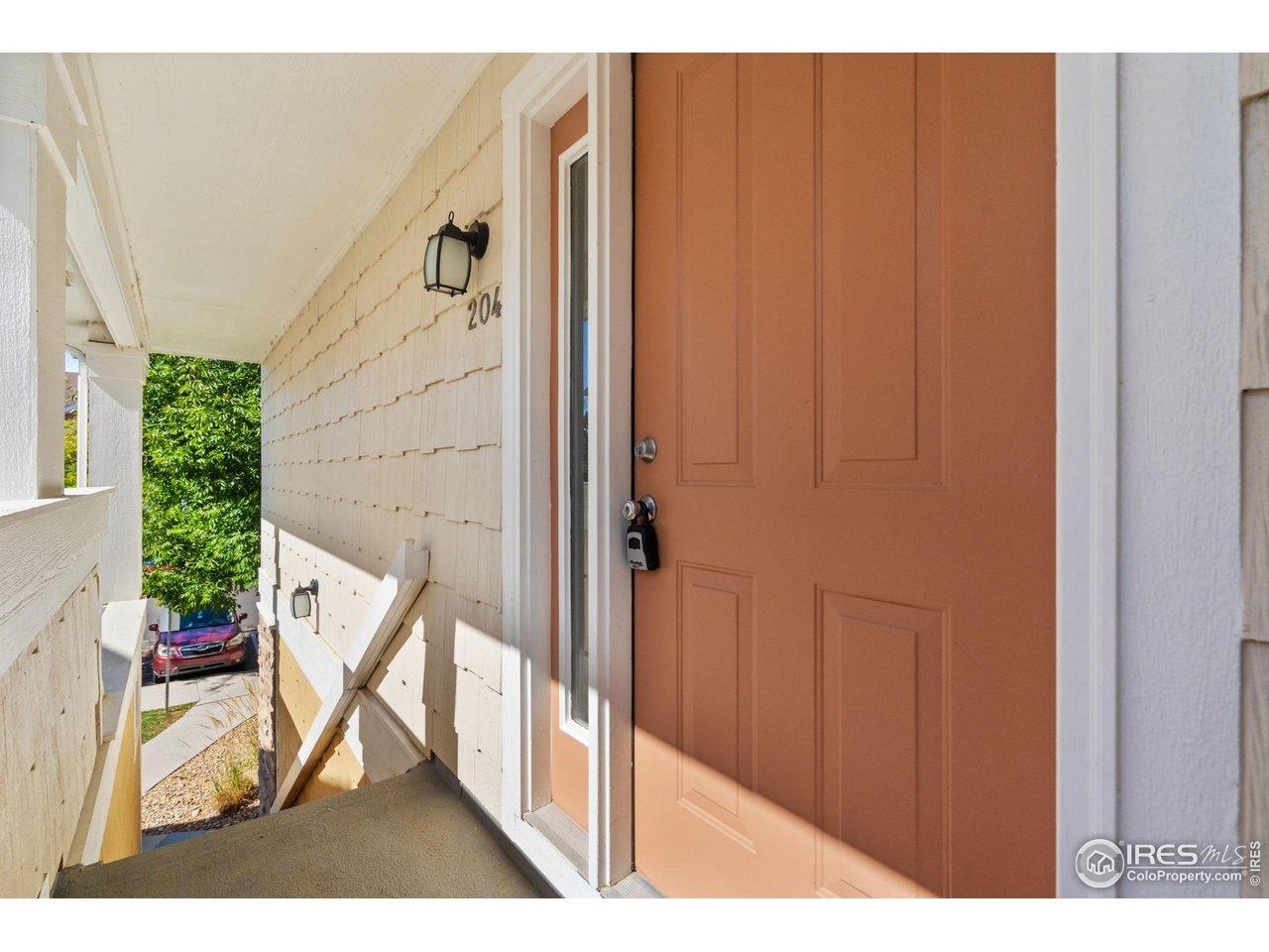 Image 3: Covered welcoming entrance Image 3: Covered welcoming entrance