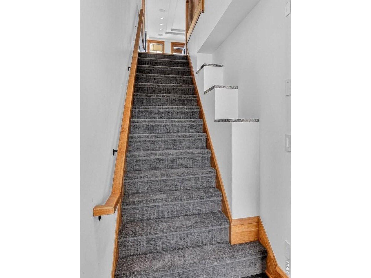 Image 3: ENTRY FROM GARAGE TO MAIN