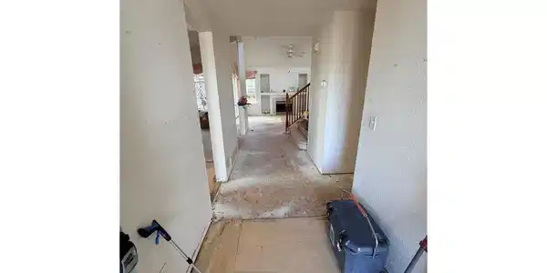 Image 3: Entryway Image 3: Entryway
