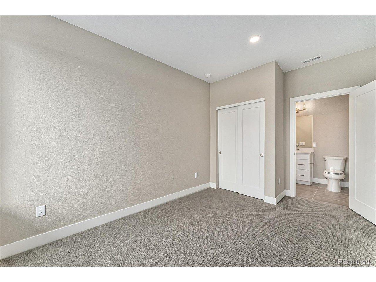 Image 4: Bedroom 1 and Bath