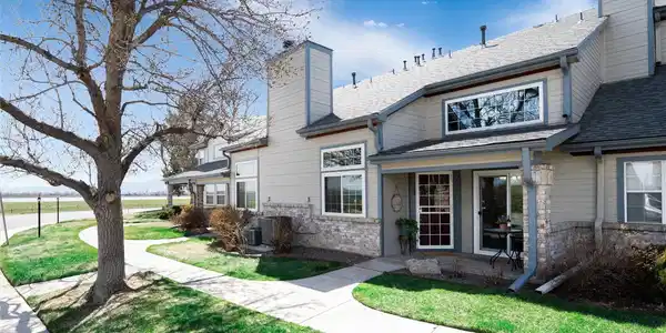 4301 S Pierce