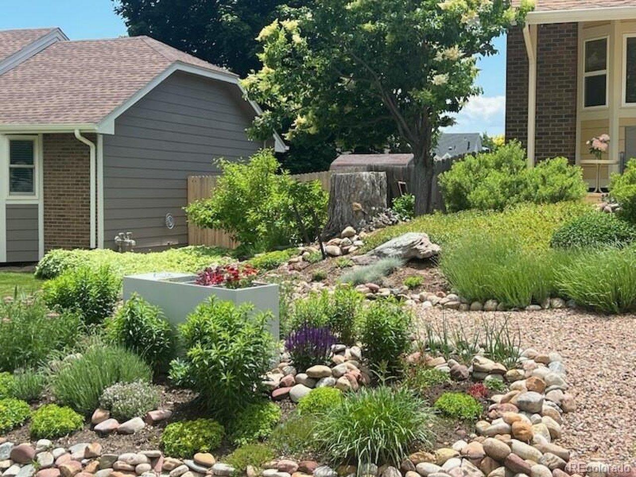 Image 4: Front - Springtime