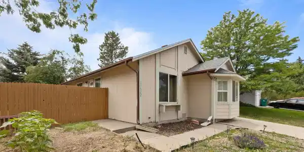 17522 E Temple