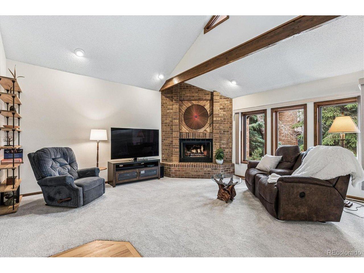 Image 3: Great Natural Light!