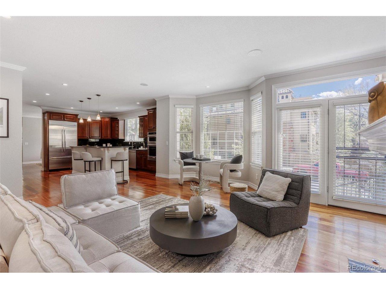 Image 3: Great Room - Cherry floors, surround sound Image 3: Great Room - Cherry floors, surround sound