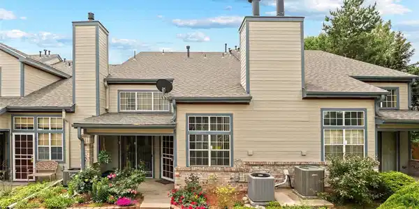 4301 S Pierce