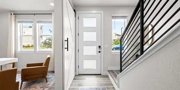 Image 3: Entry area and door to office