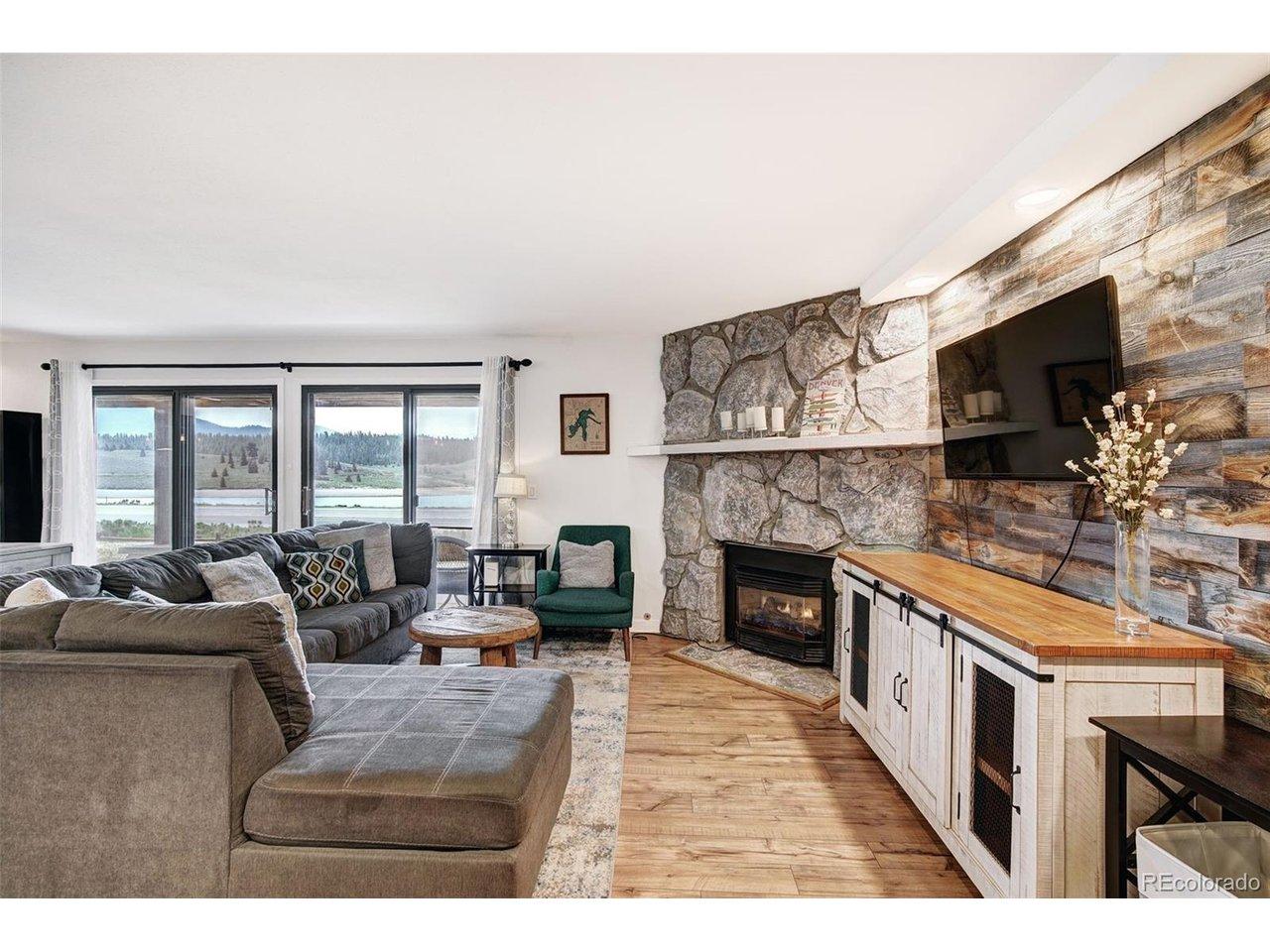 Image 4: Living room Image 4: Living room