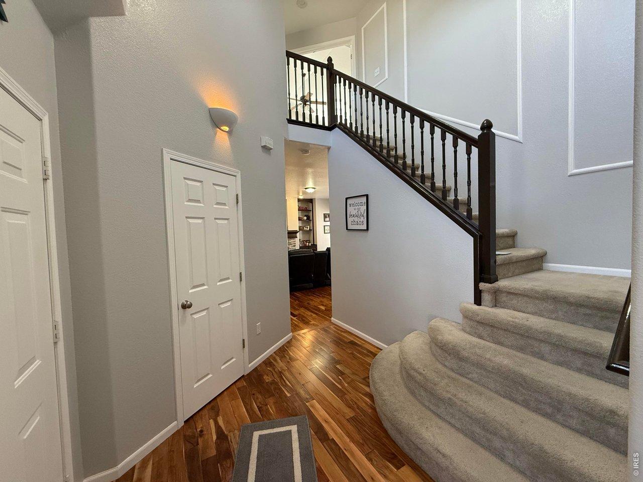 Image 3: Bright and Open Entryway