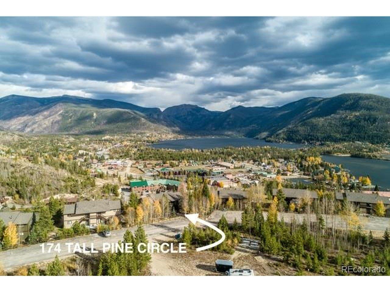 Image 2: Located in the Shadow Park Condominiums.