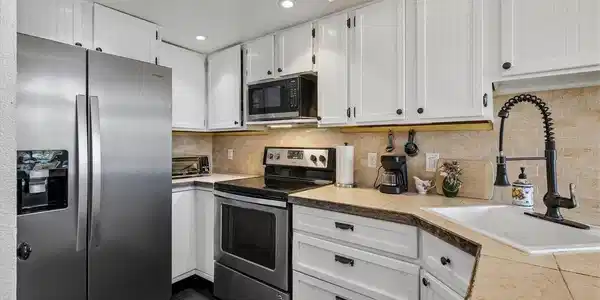 Image 2: Deep sink and updated faucet Image 2: Deep sink and updated faucet
