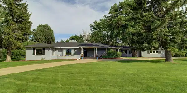 4900 Pinyon