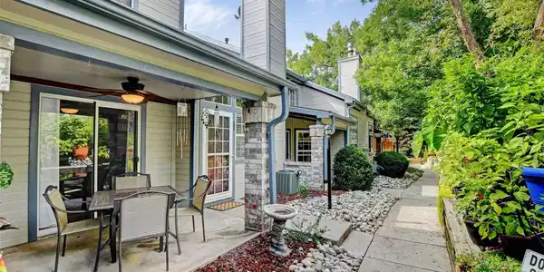 4301 S Pierce