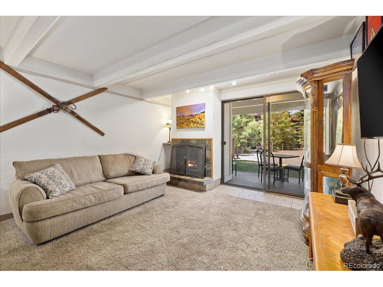 Image 4: Open Living area