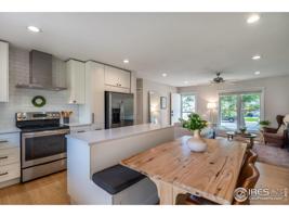 923 W Maple