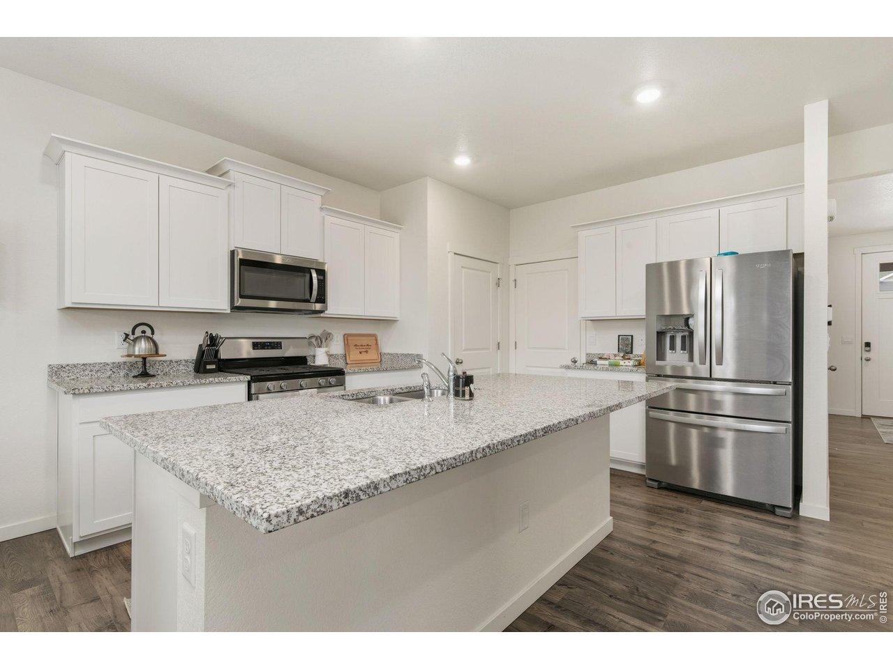 Image 4: Kitchen