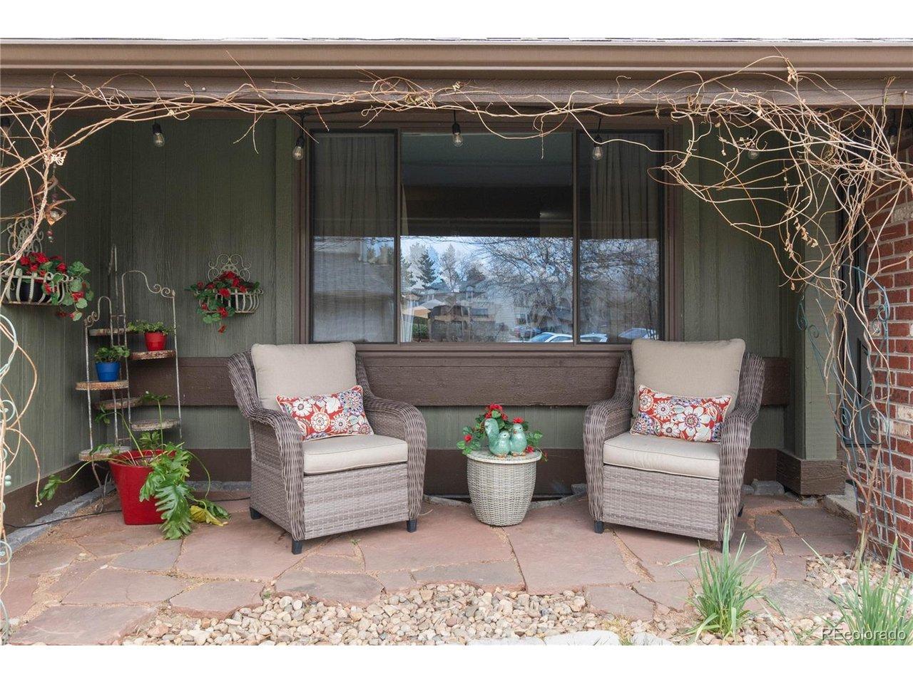 Image 3: Peaceful front porch