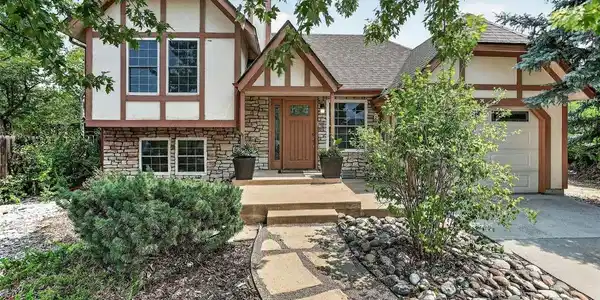 18574 E Layton Pl