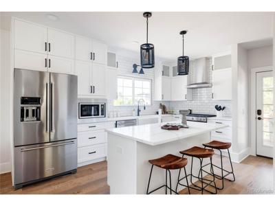 2105 Lowell