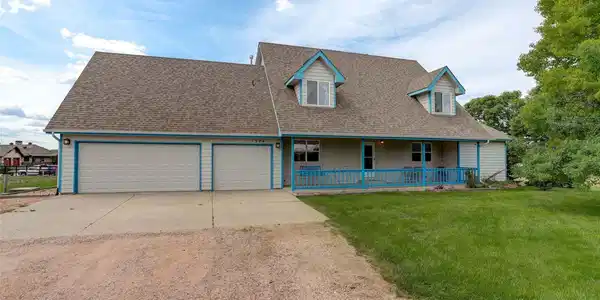 1374 E 57th